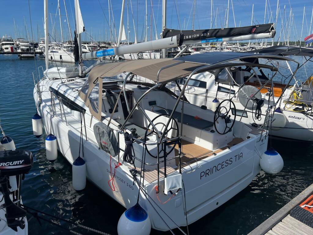 Sailing yacht Sun Odyssey 380 Princess Tia