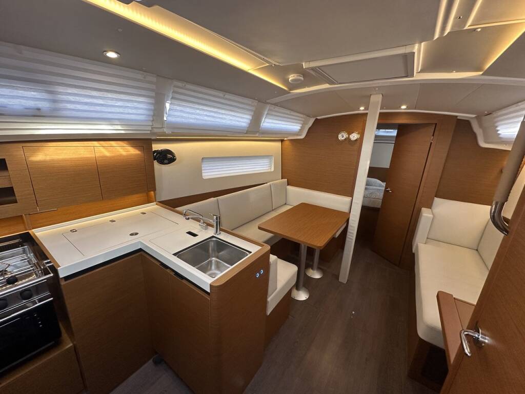 Sailing yacht Sun Odyssey 380 Princess Tia