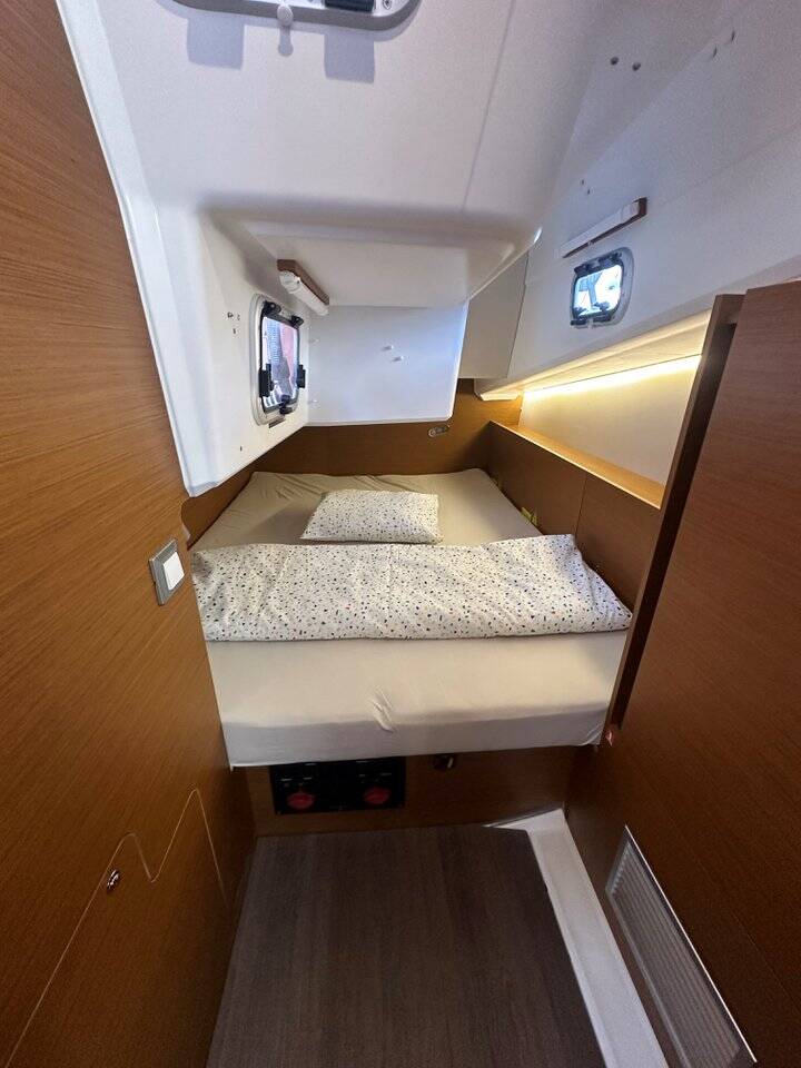 Sailing yacht Sun Odyssey 380 Princess Tia