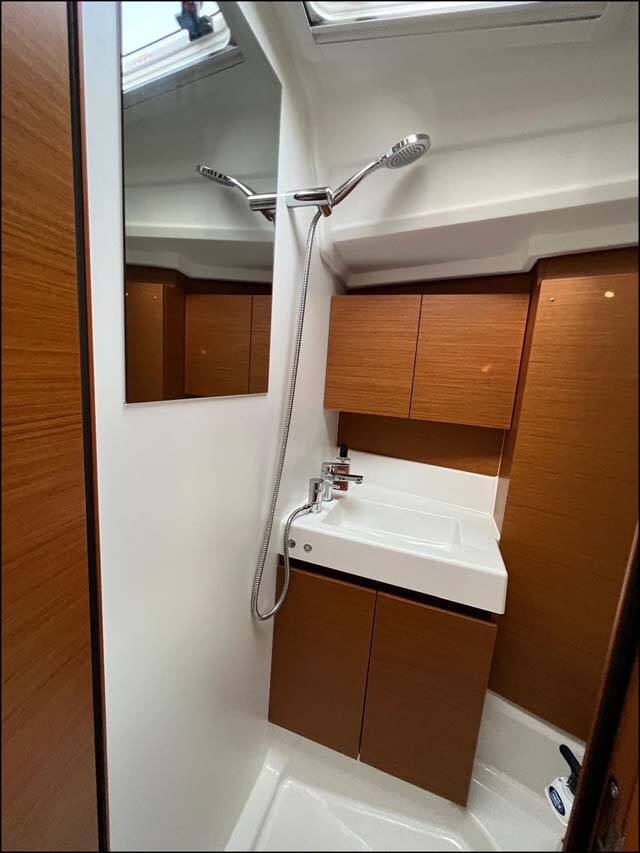 Sun Odyssey 380 Golden eye