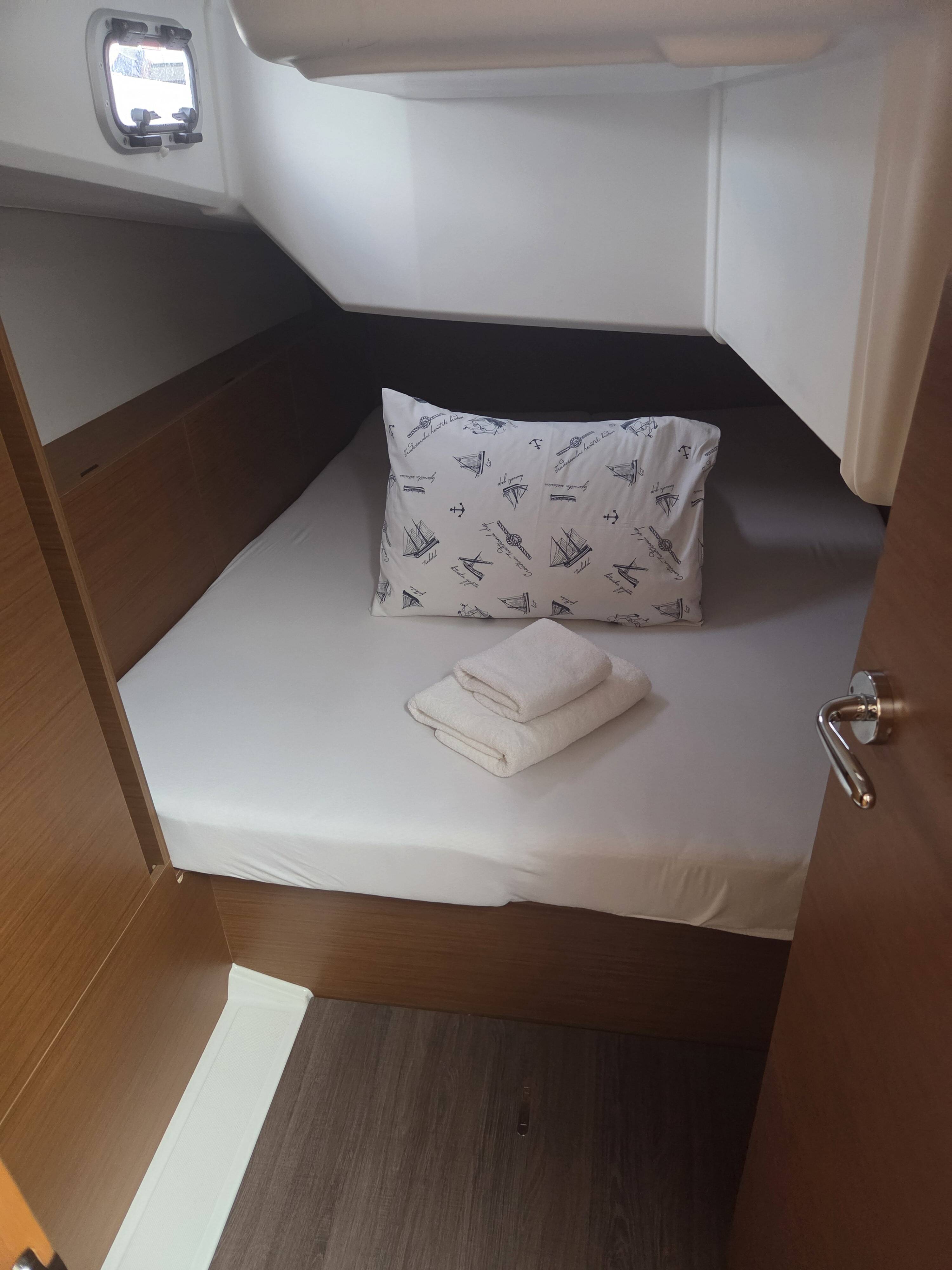 Sun Odyssey 380 Kavinton