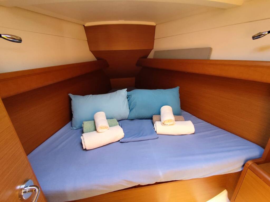 Sun Odyssey 389 PEACOK