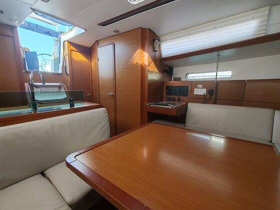 Sun Odyssey 389 Cash