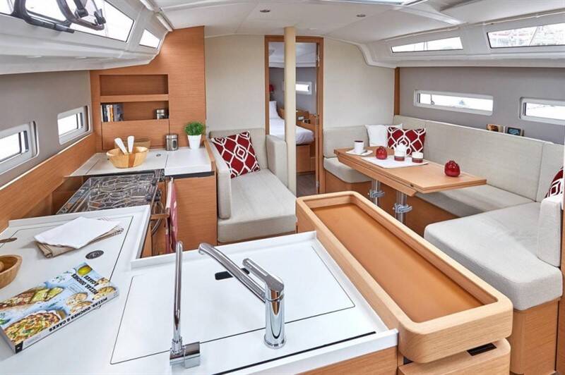 Segelyacht Sun Odyssey 410 Elcano