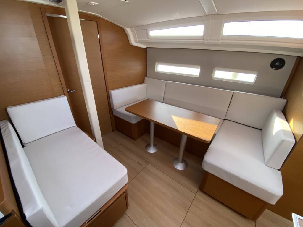 Sun Odyssey 410 Alma Libre VI