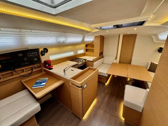 Segelyacht Sun Odyssey 410 Lucia
