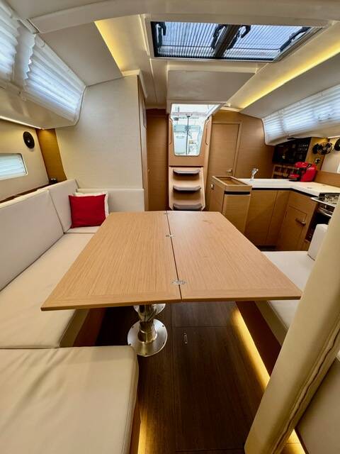 Segelyacht Sun Odyssey 410 Lucia