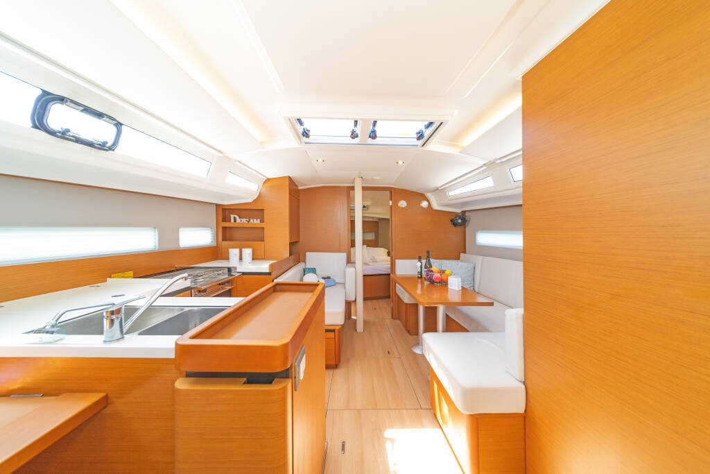 Segelyacht Sun Odyssey 410 Zheng Yi Sao (郑一嫂)