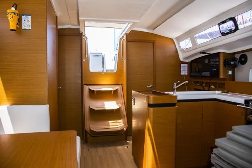 Segelyacht Sun Odyssey 410 Evelina