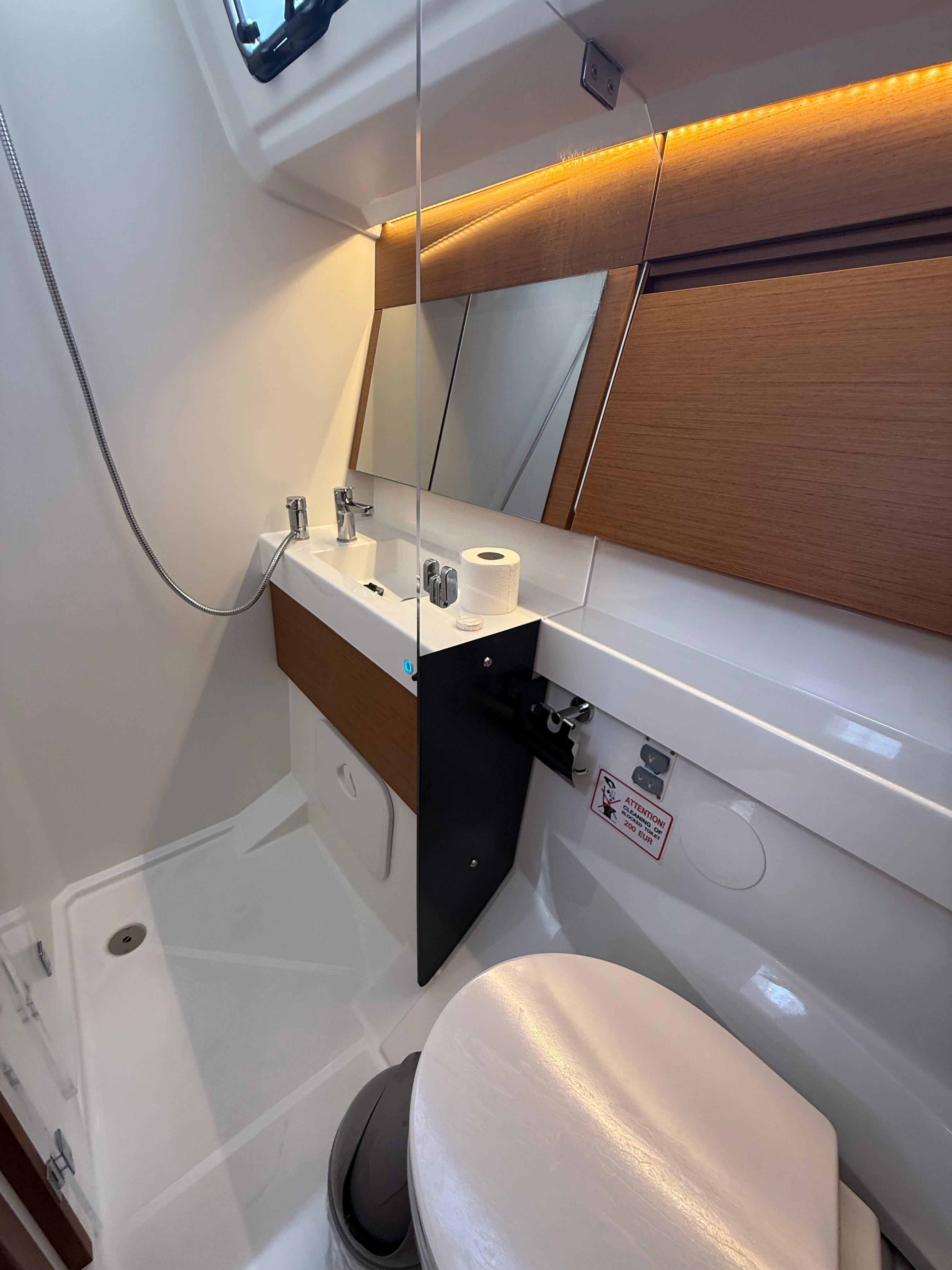 Sun Odyssey 410 Sunset Kiss