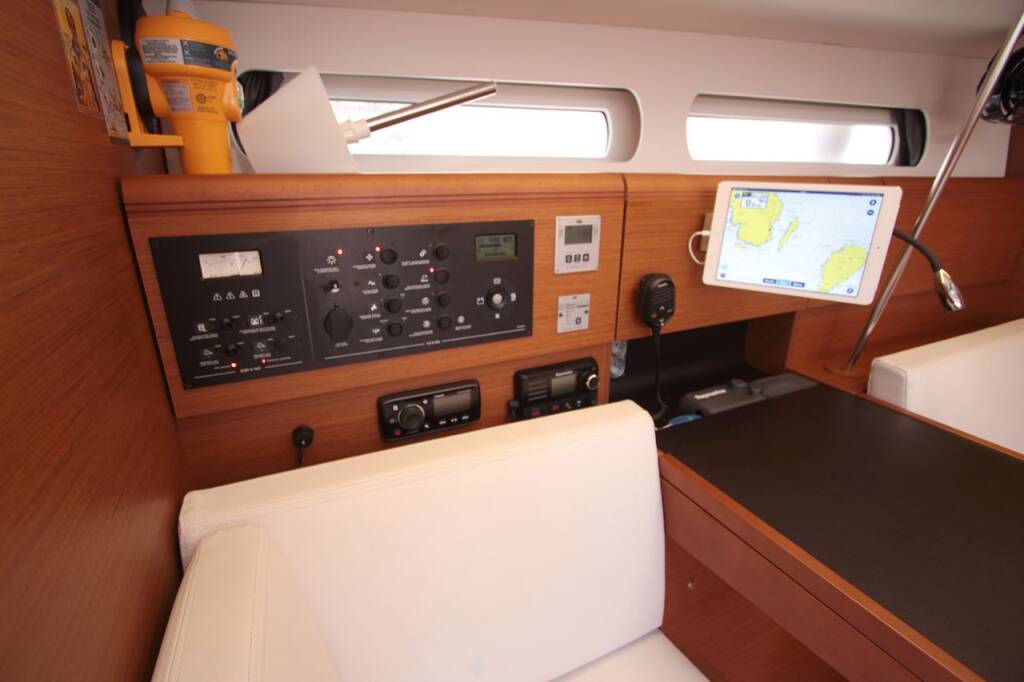 Segelyacht Sun Odyssey 419 Perseas