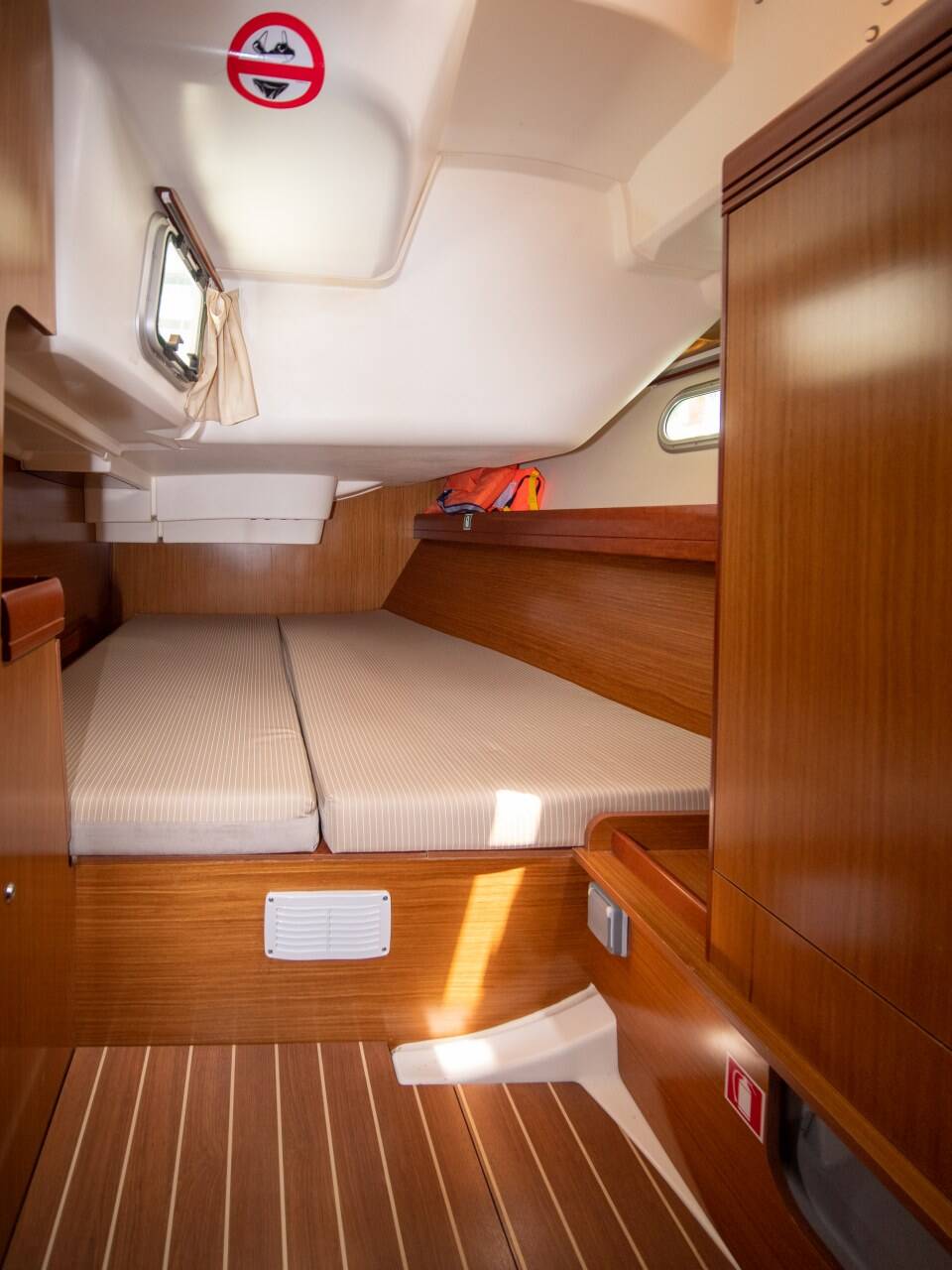 Sun Odyssey 42i Mila