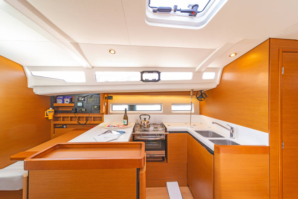 Segelyacht Sun Odyssey 440 Mike Charlie
