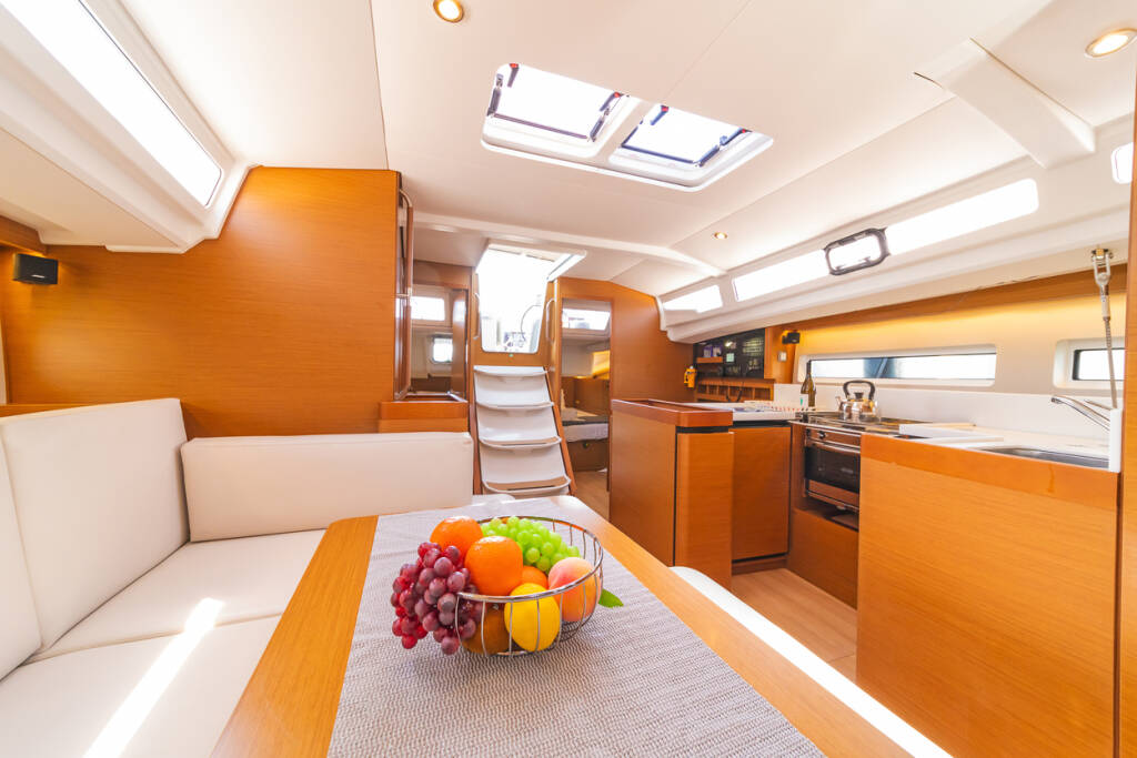 Segelyacht Sun Odyssey 440 Mike Charlie