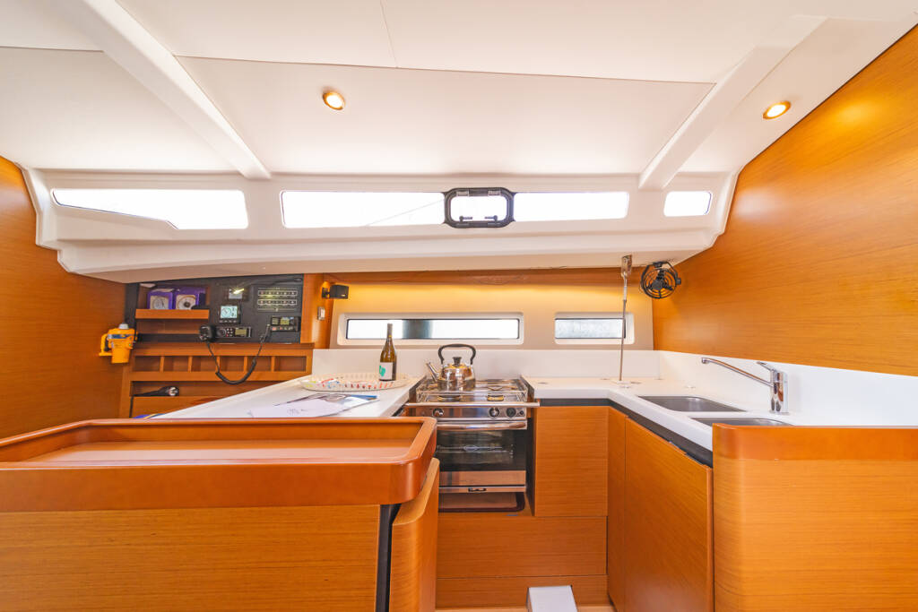 Segelyacht Sun Odyssey 440 Mike Charlie