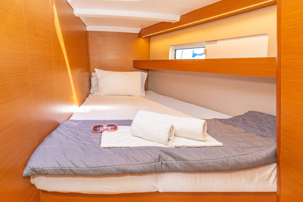 Segelyacht Sun Odyssey 440 Mike Charlie