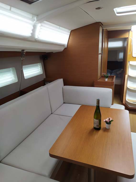 Segelyacht Sun Odyssey 440 Uccelli