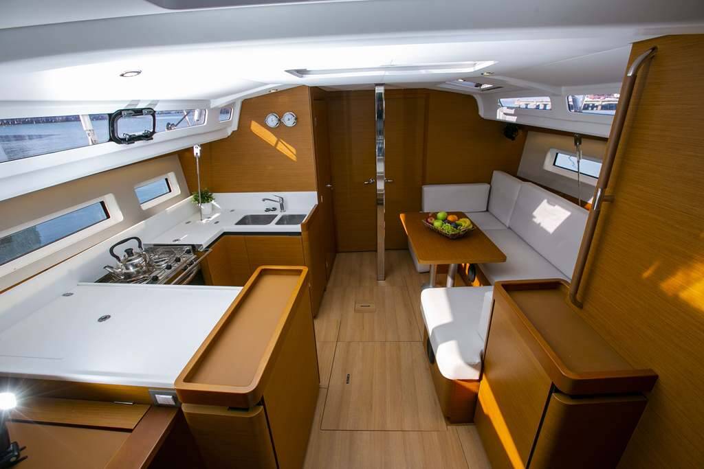 Sun Odyssey 440 Endeavour