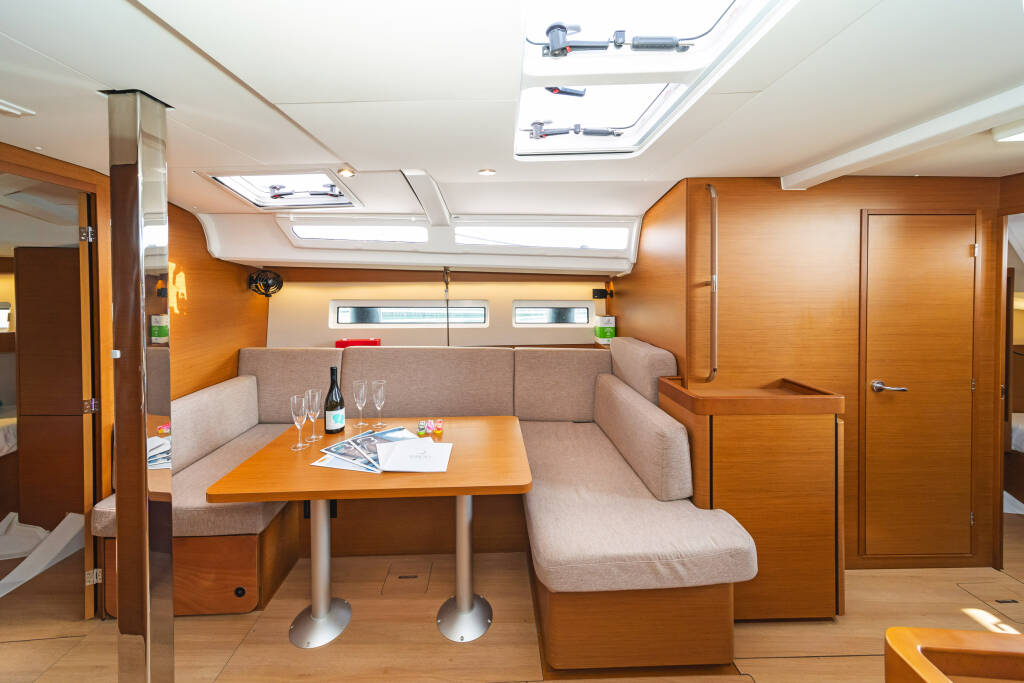 Segelyacht Sun Odyssey 440 Esperos