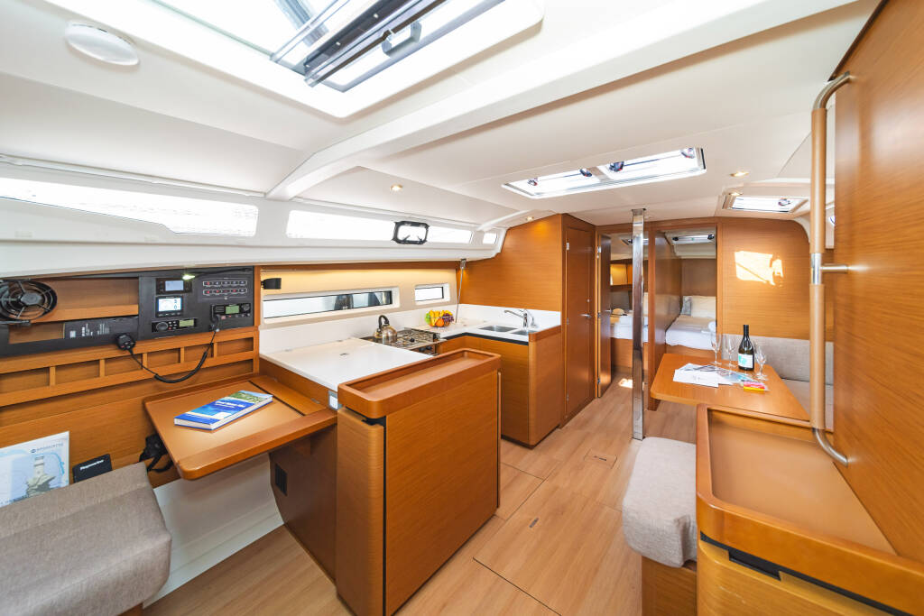 Segelyacht Sun Odyssey 440 Esperos