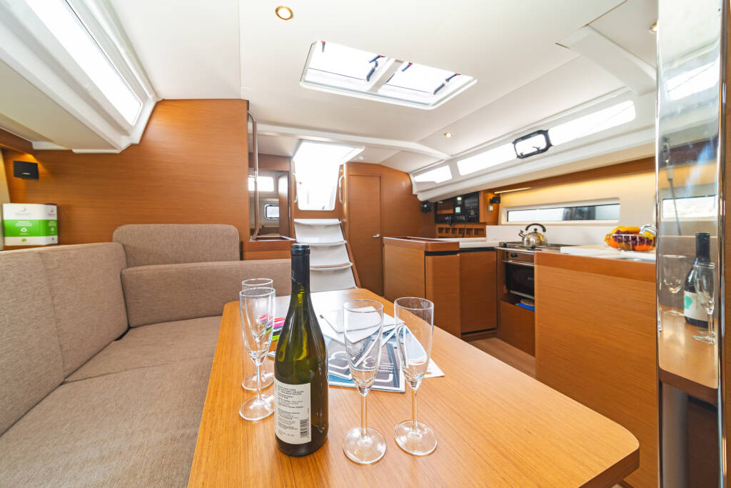 Segelyacht Sun Odyssey 440 Esperos