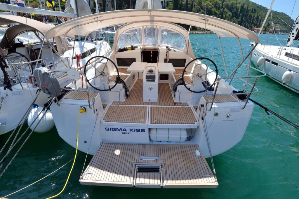 Sailing yacht Sun Odyssey 440 Sigma Kiss