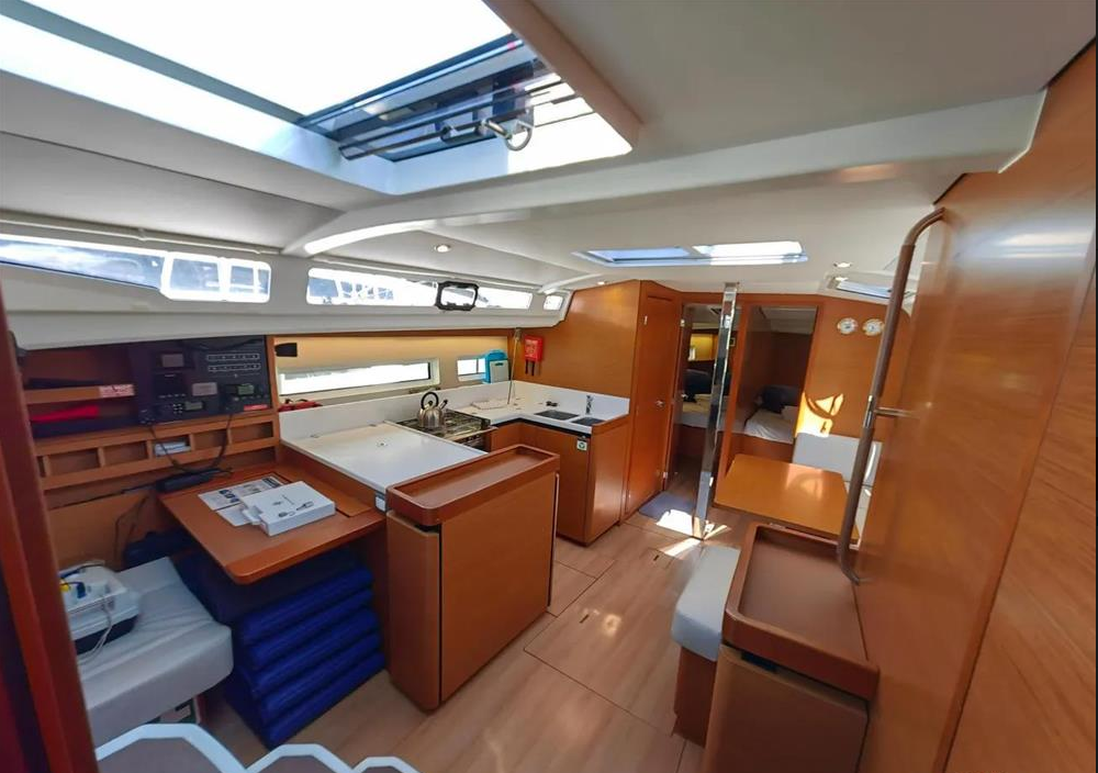 Sun Odyssey 440 Negroni