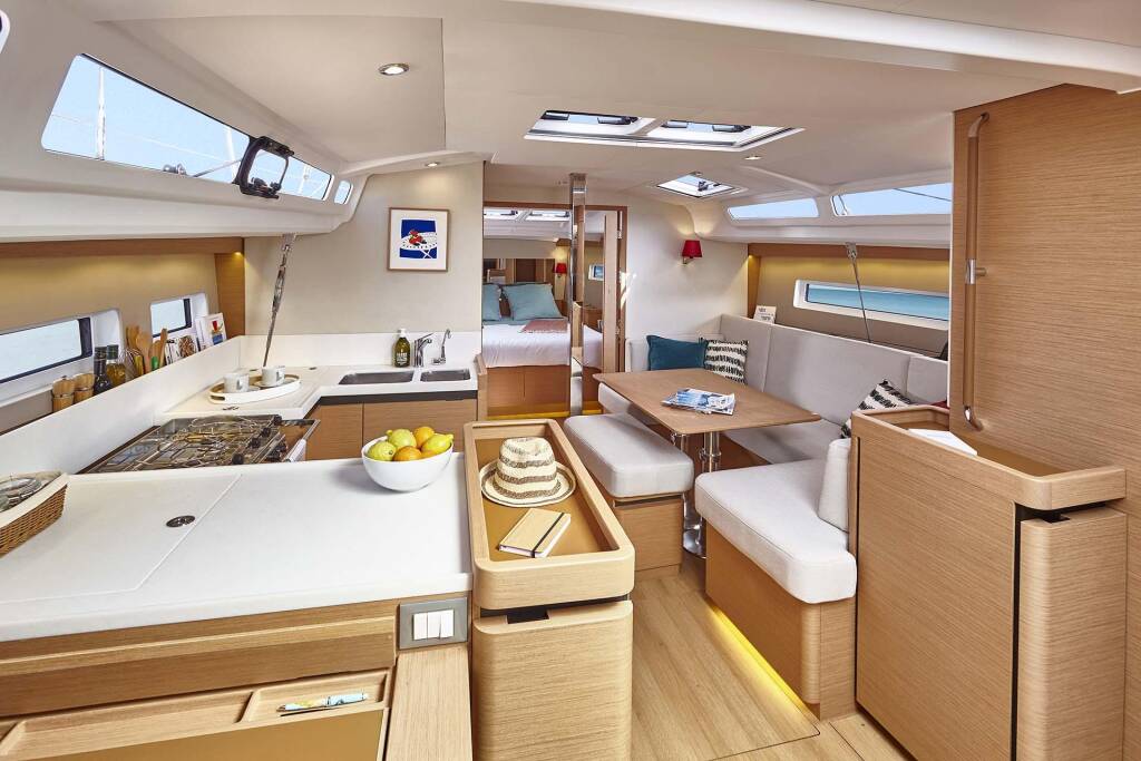 Sun Odyssey 440 Trinity