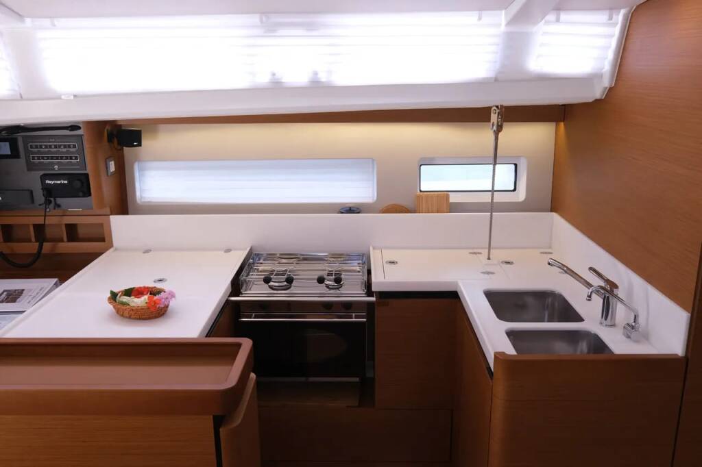 Sun Odyssey 440 Bonbon