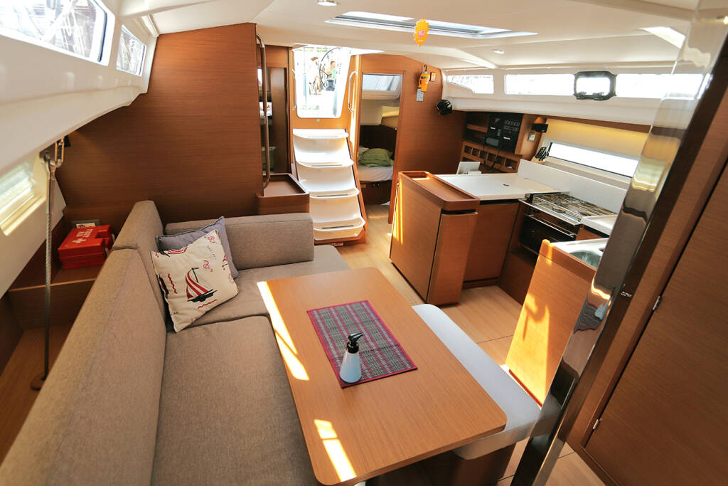 Segelyacht Sun Odyssey 440 Ermis