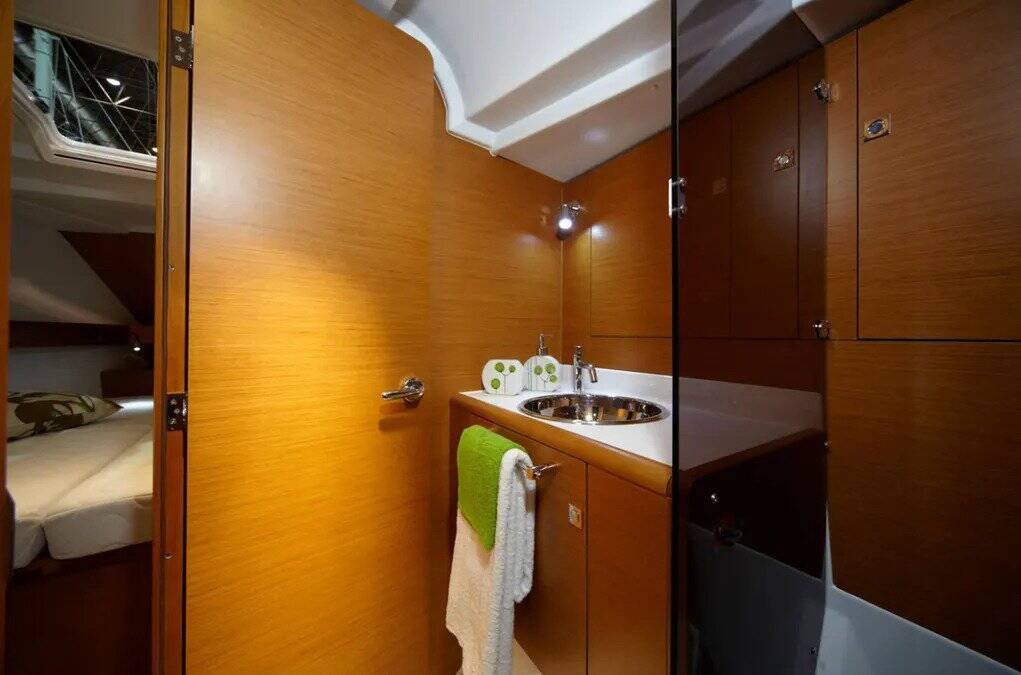 Sun Odyssey 449 Genesis