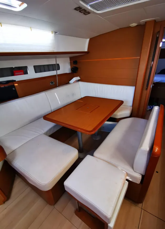 Sun Odyssey 479 Phat Dolphin