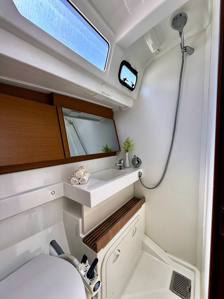 Sun Odyssey 490 Yada