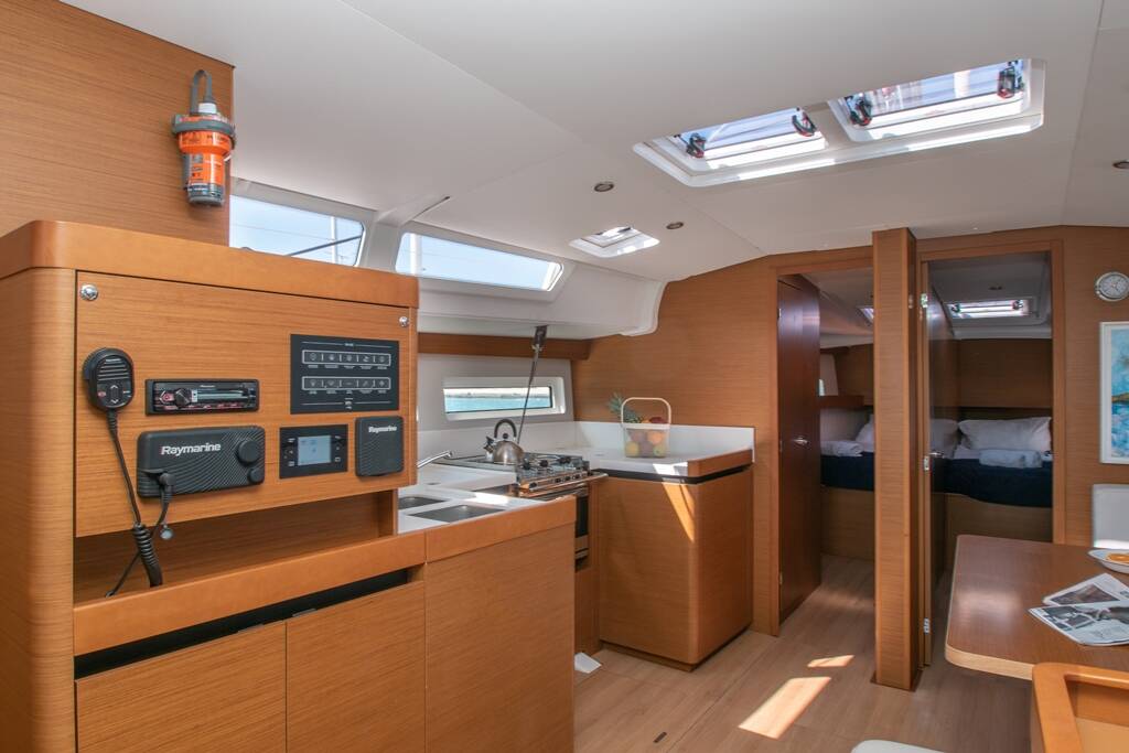 Sun Odyssey 490 Knot