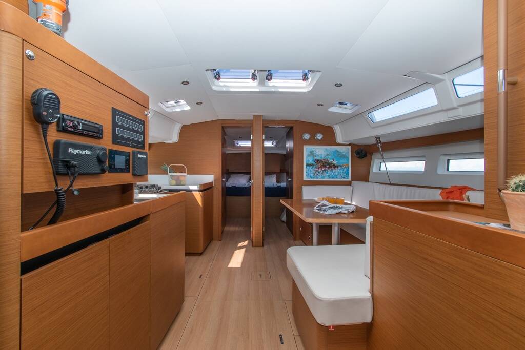 Sun Odyssey 490 Knot