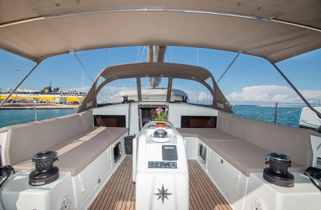 Sun Odyssey 490 Knot