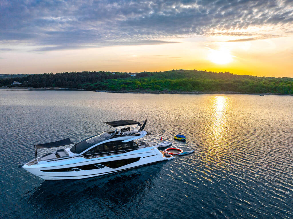 Sunseeker 65 Sport Yacht X2