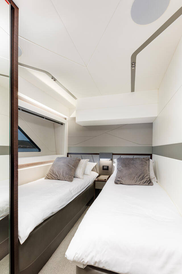 Sunseeker 65 Sport Yacht X2