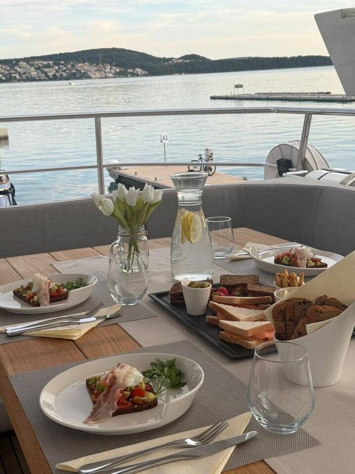 Motor yacht Sunseeker 75 Opal Adriatic