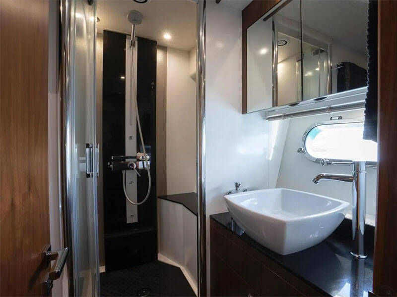 Motor yacht Sunseeker Manhattan 73 Goldeneye