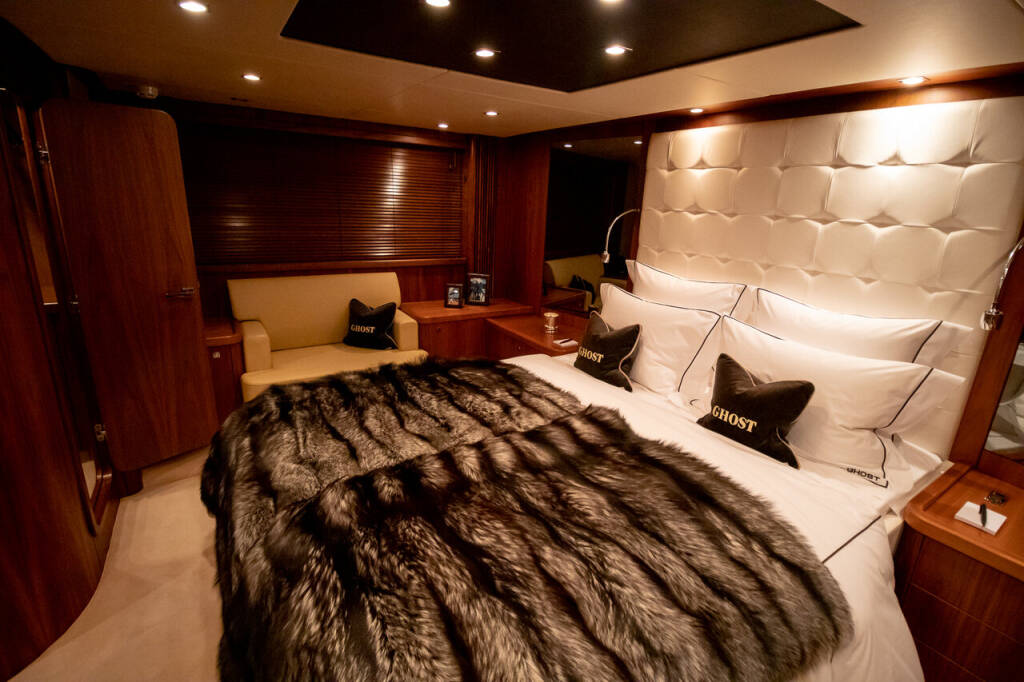 Motoryacht Sunseeker Predator 72 Ghost
