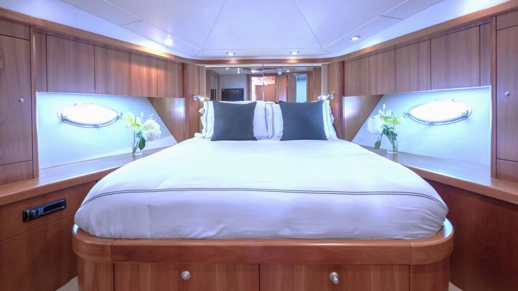 Motor yacht Sunseeker Predator 72 Boy Toy