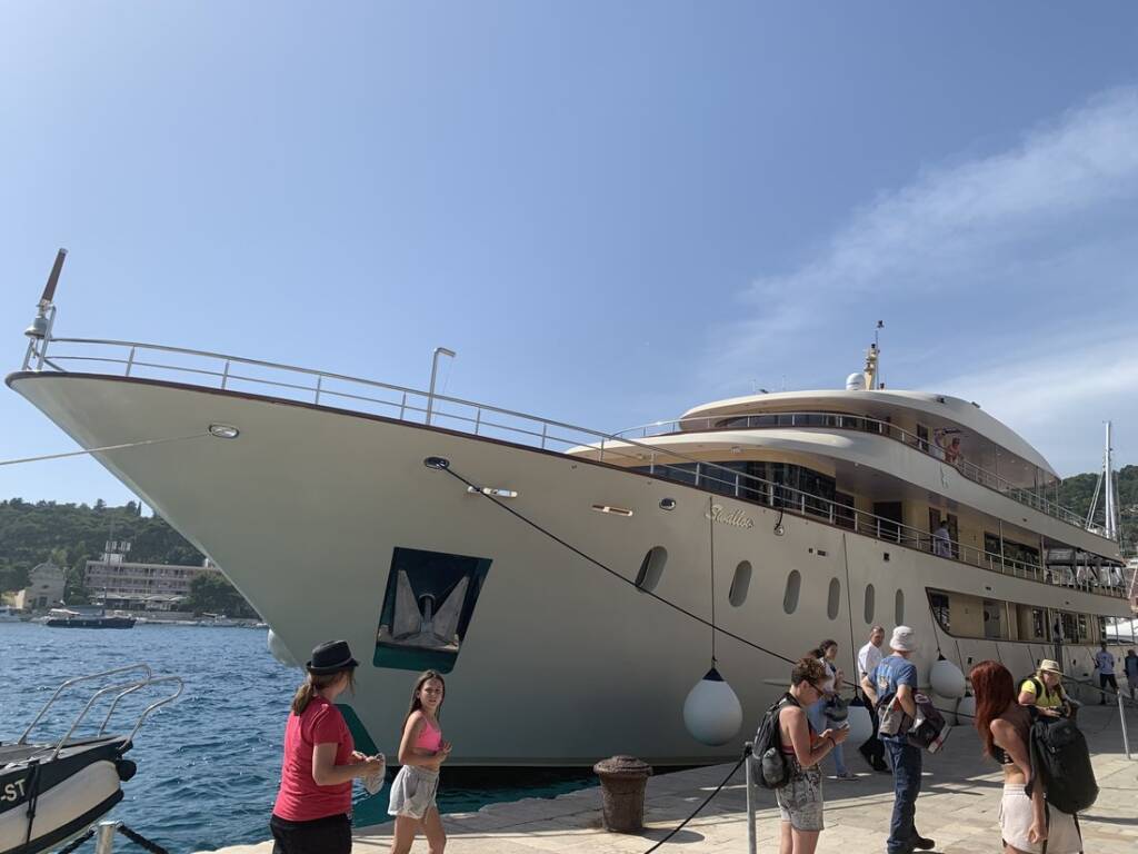 Luxus-Motoryacht Swallow Swallow