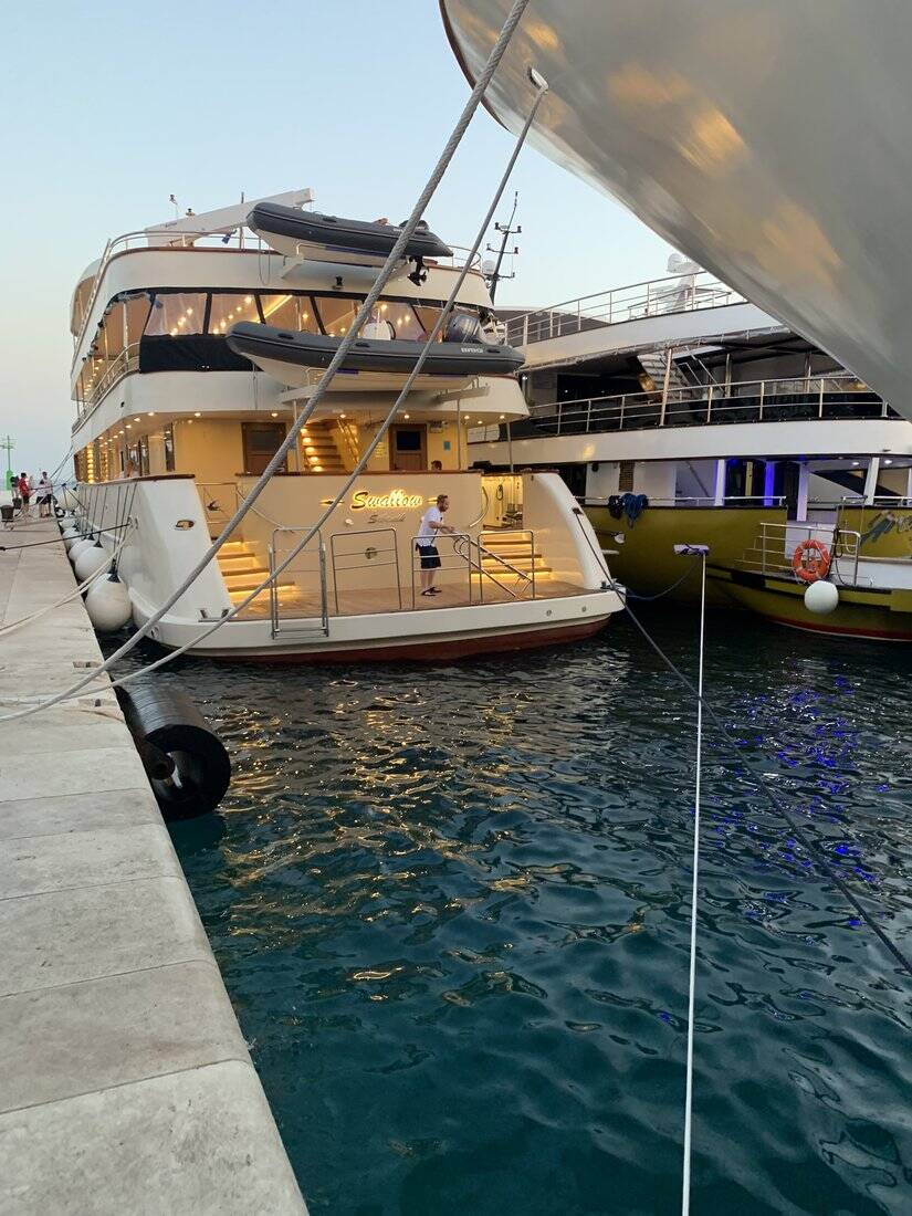Luxus-Motoryacht Swallow Swallow