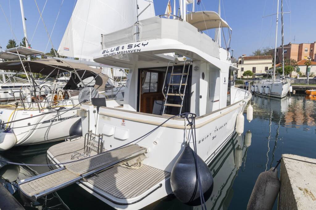Motorboot Swift Trawler 34 Blue Sky