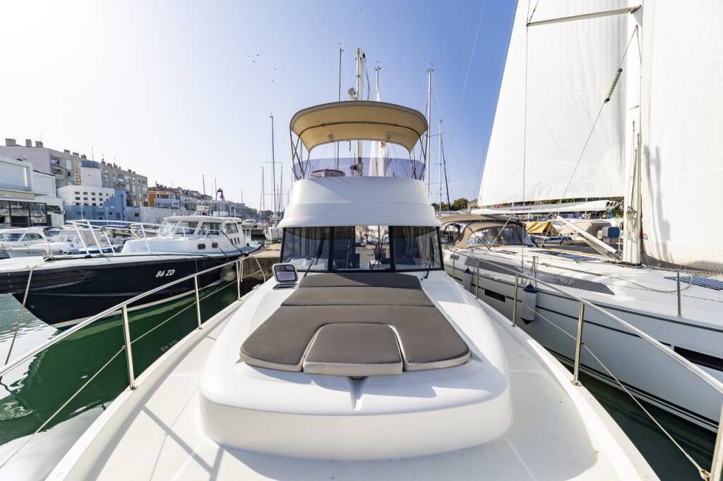 Motorboot Swift Trawler 34 Blue Sky