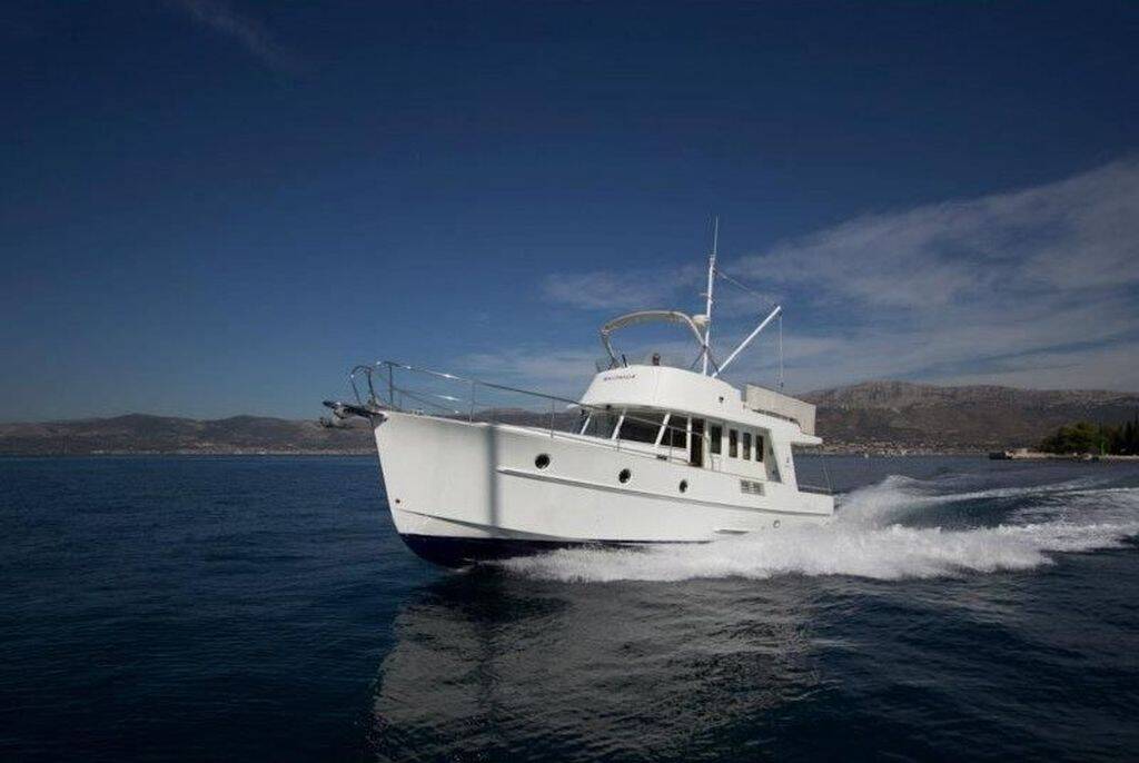 Motoryacht Swift Trawler 42 Skitnica