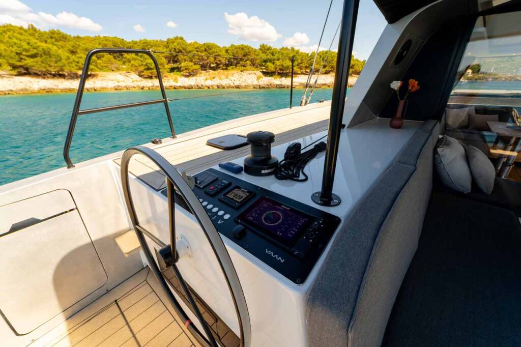 Vaan R4 Electric Silence