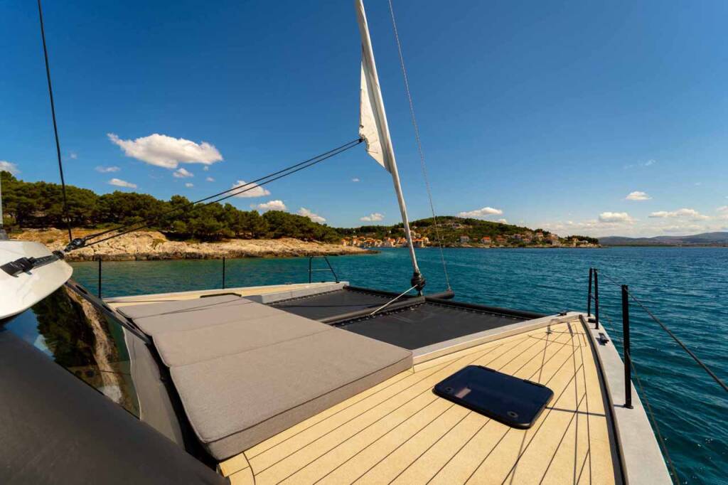 Vaan R4 Electric Silence