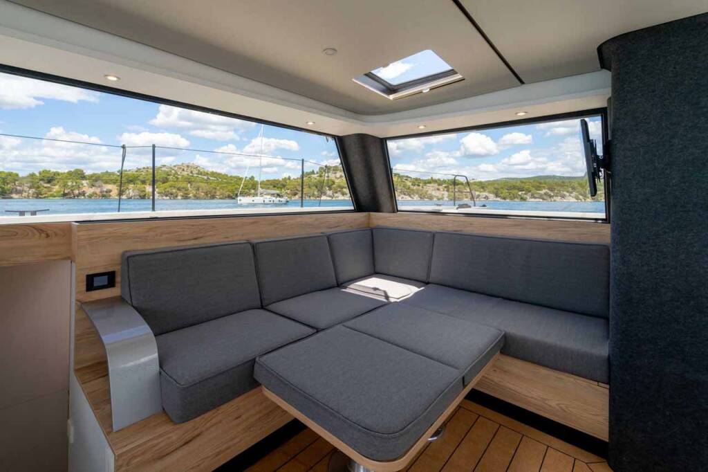 Vaan R4 Electric Silence